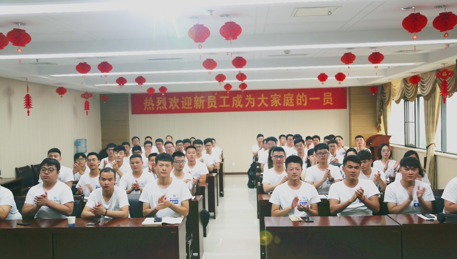 為夢想揚帆起航，向未來戮力前行