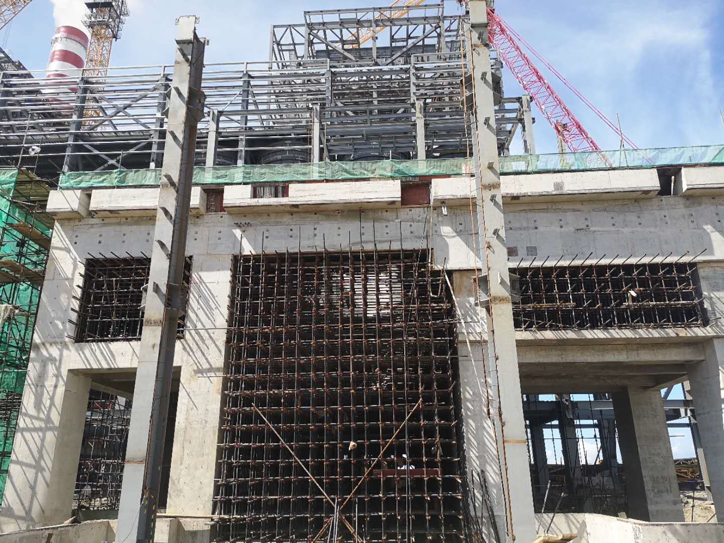 印尼緯達貝工業園區8×250MW電廠項目#4汽機12.60m層順利澆筑 